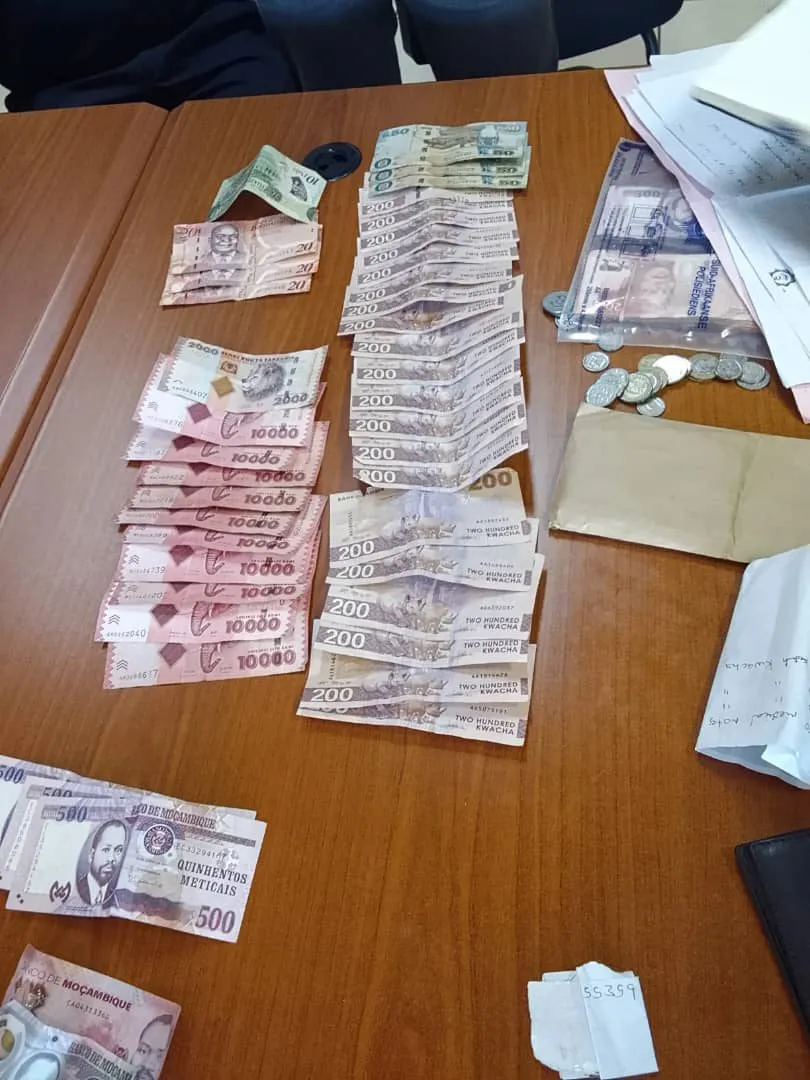 Currency of several countries recovered with the consignment, sorted on a table